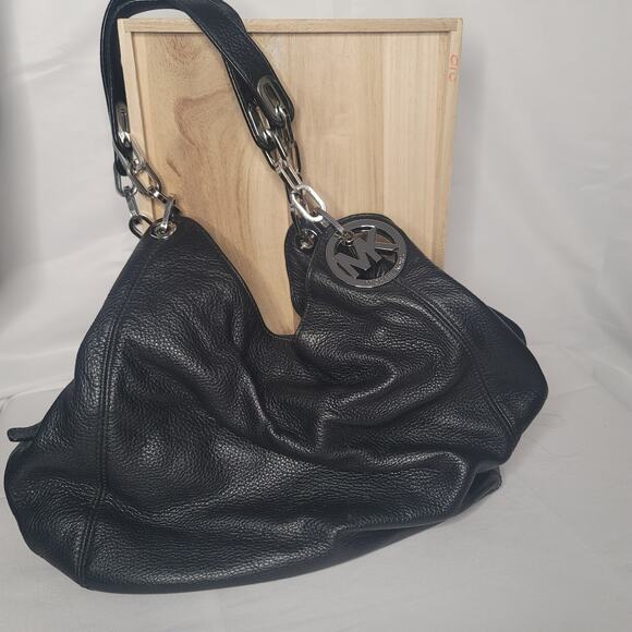 Michael Kors Black Women Fulton Black Shoulder Handbag Pebbled Leather - Picture 1 of 11